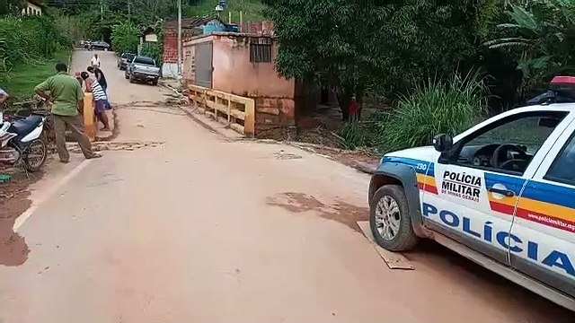 Bombeiros retomam buscas por criança que caiu em rio na Zona da Mata