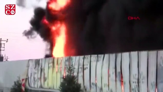 Manisa'da geri dönüşüm tesisinde yangın