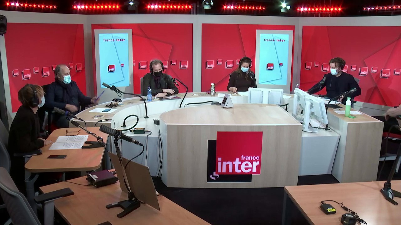 Boire de la bière sans alcool entre un concert de Air Guitar et un spectacle de mime... - Le Journal de presque 17h17