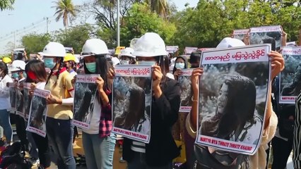 Morre manifestante baleada na cabeça no Myanmar
