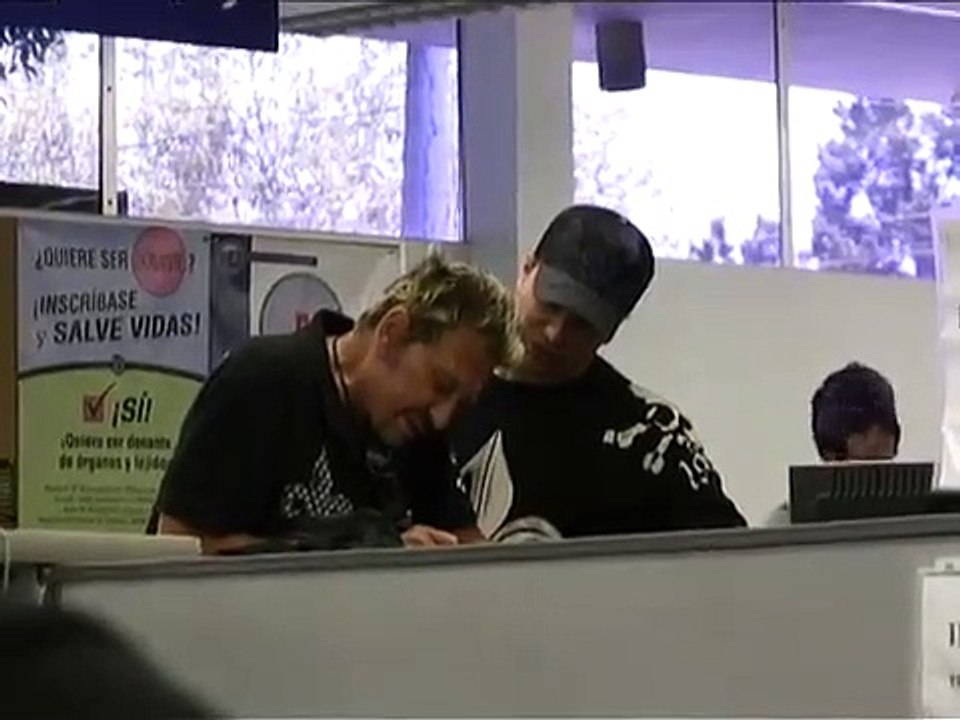 Johnny Hallyday obtient son permis de conduire en Californie  ( 2007 )