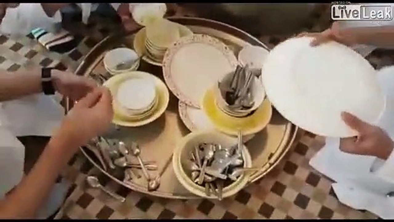 Lave-vaisselle artisanal... Tout à la bouche