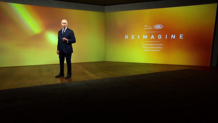 Thierry Bolloré, CEO de Jaguar Land Rover, presentando la nueva estrategia mundial “Reimagine”