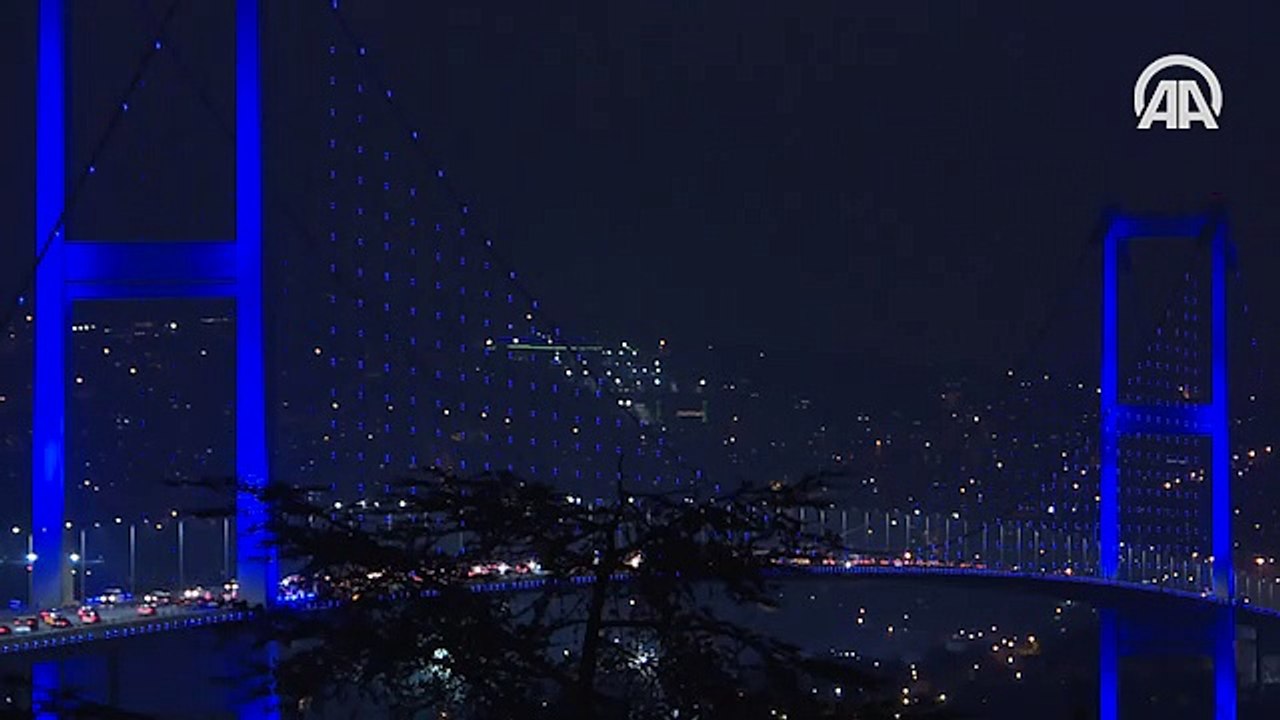 Galata Kulesi ve köprüler çocuk hakları için maviye büründü