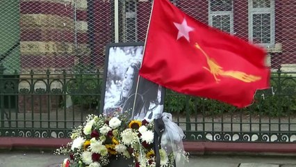 미얀마 피격 20살 여성 열흘 만에 사망...시민 저항운동 가열 / YTN