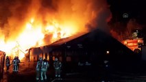 İSTANBUL - Boğaziçi Üniversitesi Hisar Kampüsünde bulunan kafeteryada çıkan yangın söndürüldü