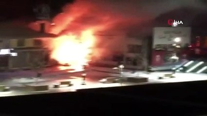 Tüp patlaması sonucu çıkan yangında 3 iş yeri yandı