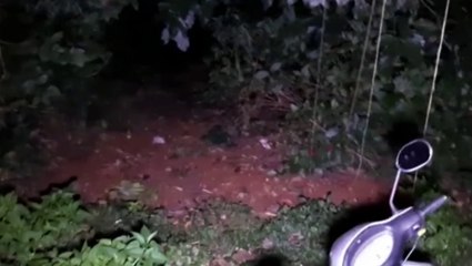 Depois de 24 horas, motocicleta abandonada continua no mesmo lugar