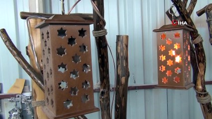 Bu masa ve lambaderler yüzde 100 doğal ahşaptan üretiliyor- Sağlığa iyi geldiğiyle bilinen ürünler Türkiye’nin her yerinden ilgi görüyor