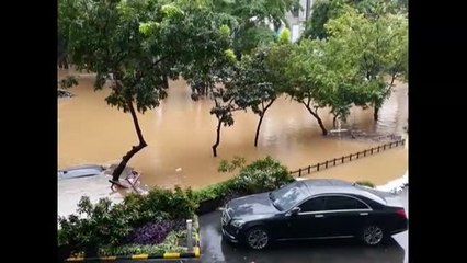 Las intensas lluvias en Yakarta provocan la evacuación de miles de personas