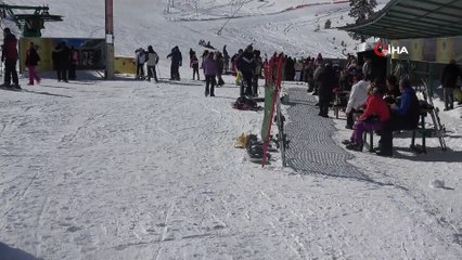 Kartalkaya’da tatilci yoğunluğu