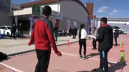 DİYARBAKIR - Oryantiring yarışmasında sporcular ter döktü