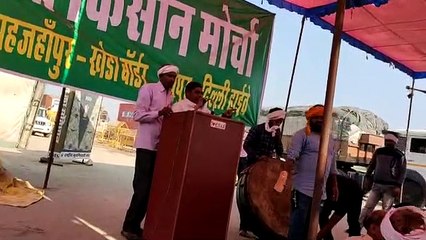 आंदोलन का 70 वां दिन,  शाहजंहापुर खेड़ा बॉर्डर पर किसान बना रहे झोपडि़यां