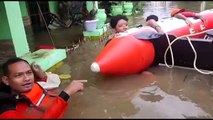 Prosiguen las evacuaciones tras la subida de las aguas por las fuertes lluvias en Yakarta