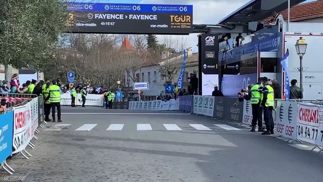 Tour des Alpes-Maritimes et du Var : Woods sort du bois à Fayence