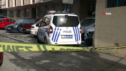 Gaziosmanpaşa’da baba 2 oğlunu bacağından vurdu