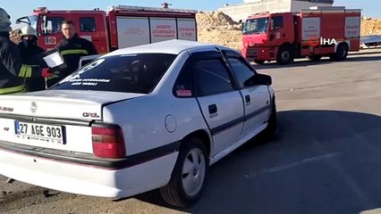 İki aracın kafa kafaya çarpıştı: 1 ölü, 4 yaralı...Feci kaza kamerada