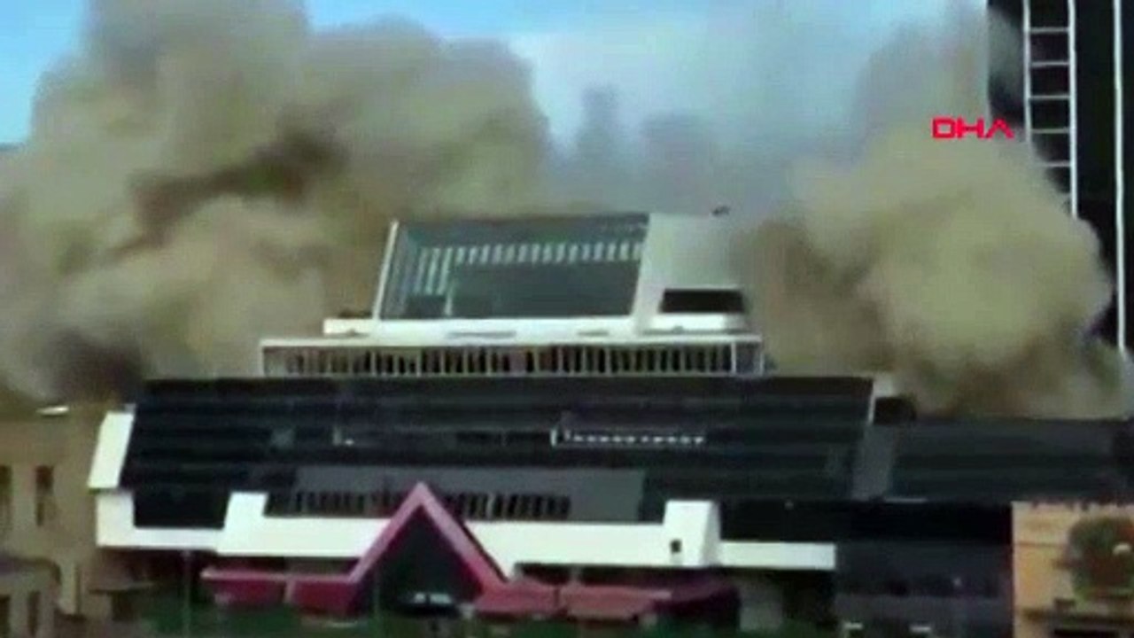 ABD eski Başkanı Trump'ın oteli saniyeler içinde yıkıldı