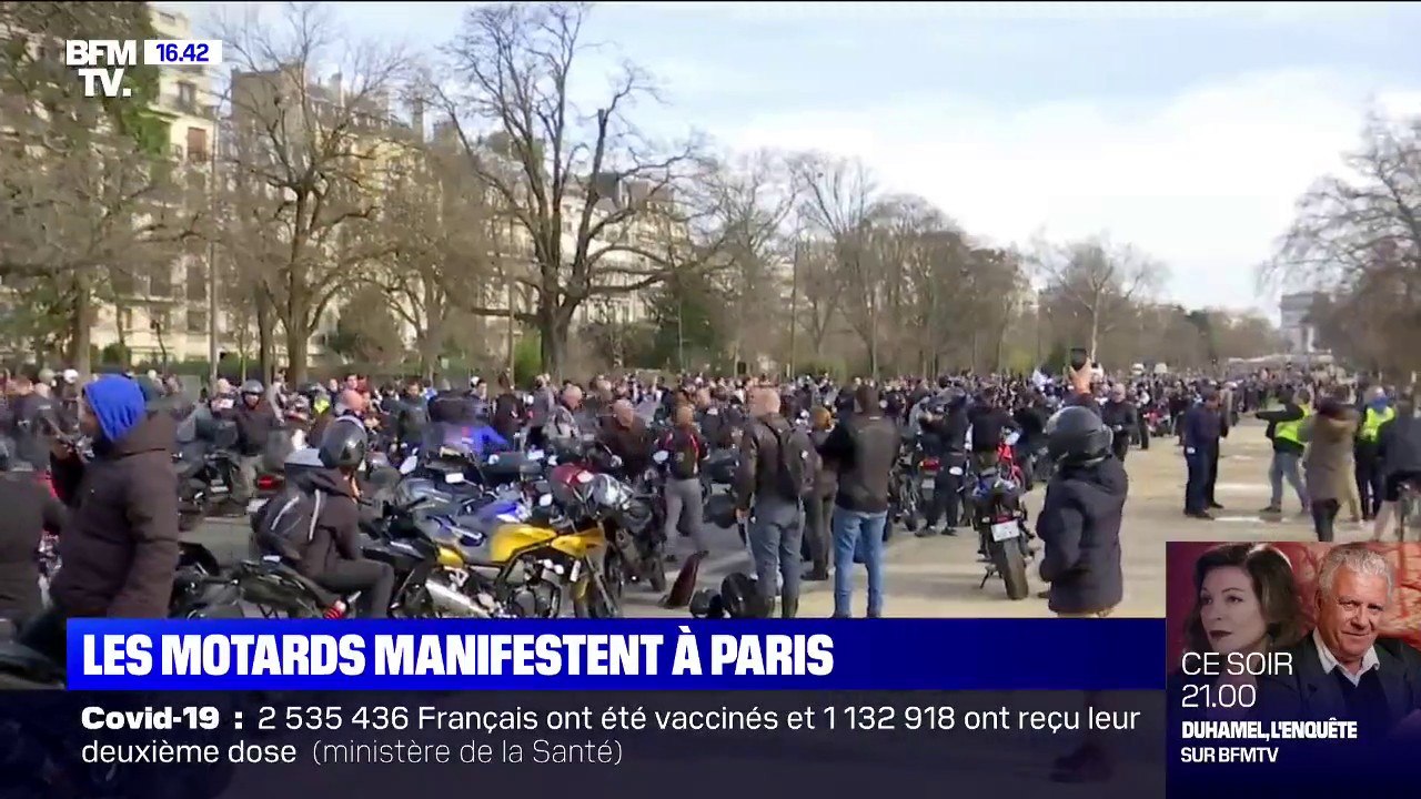 Plusieurs milliers de motards réunis ce samedi à Paris pour réclamer la légalisation du dépassement inter-files