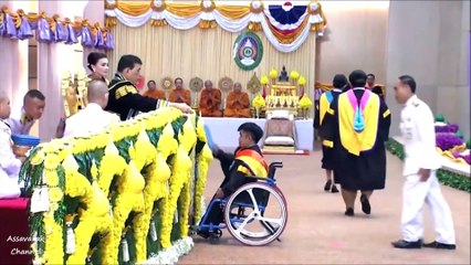 ในหลวงราชินี​ พระราชทานปริญญาบัตรผู้สำเร็จการศึกษาจากมหาวิทยาลัยราชภัฏชัยภูมิ อุดรธานี ประจำปี 59-60