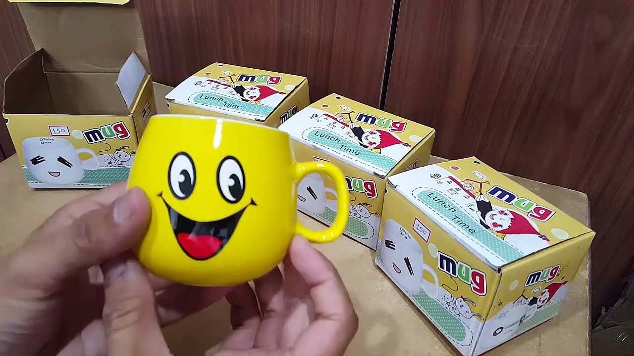 Unboxing and Review of emoji mugs for your wife or girlfriend gift