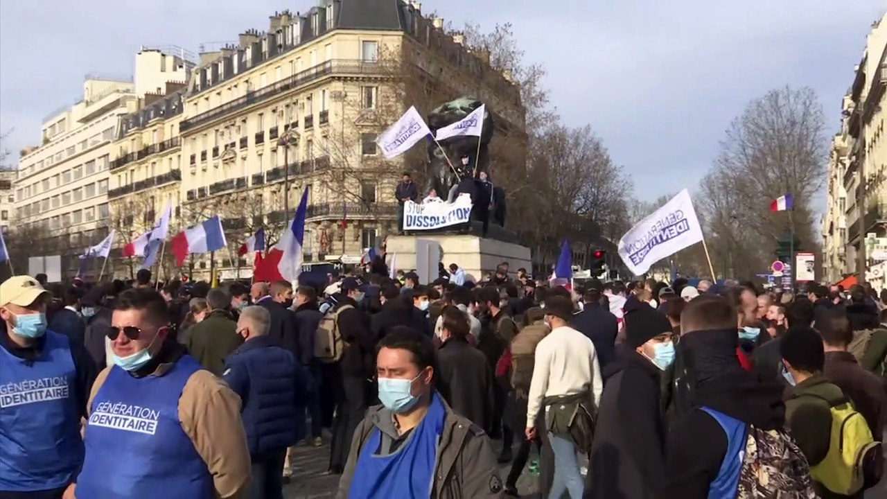 France : manifestations pour et contre la dissolution de "Génération identitaire"