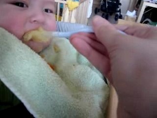 Ange n'aime pas la compote