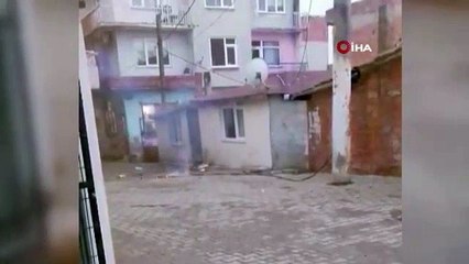 Canını hiçe sayıp patlayan akım tellerine tekme attı
