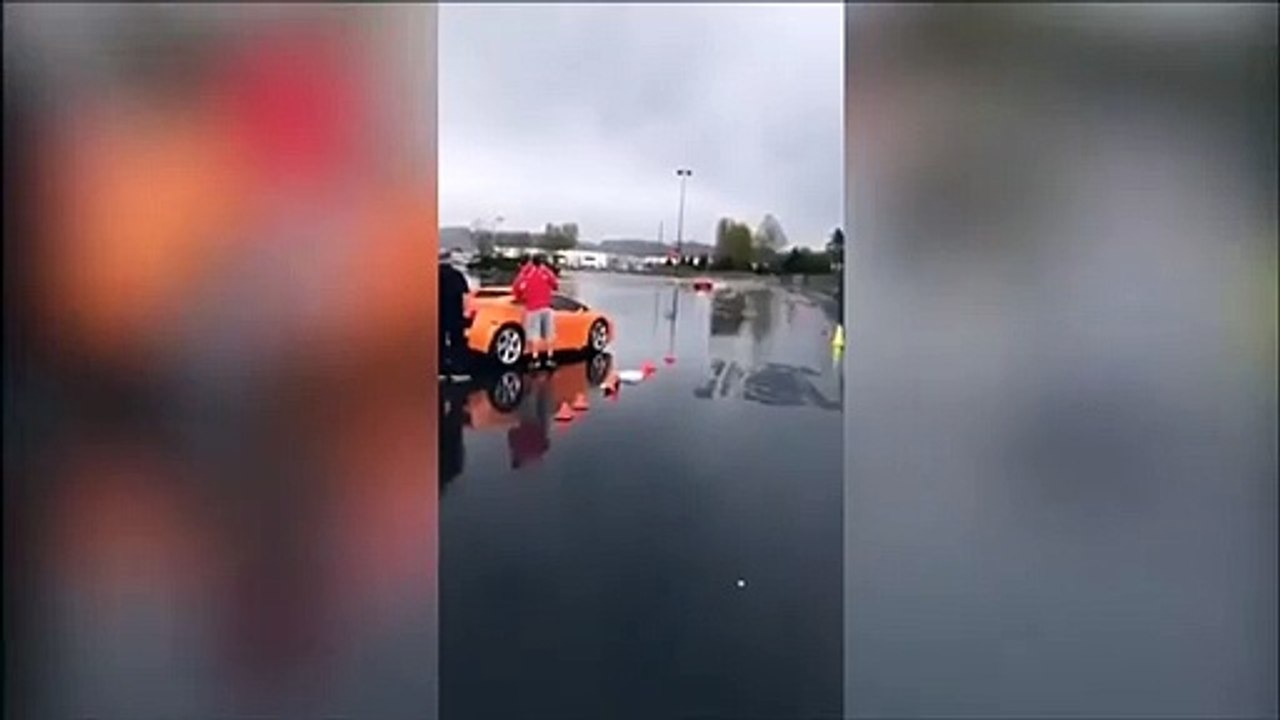 Une ferrari s'ecrase contre une lamborghini... ça va couter cher