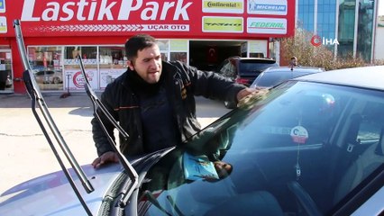 Engellerini aştı...Hem kendi parasını kazanıyor, hem de usta oldu