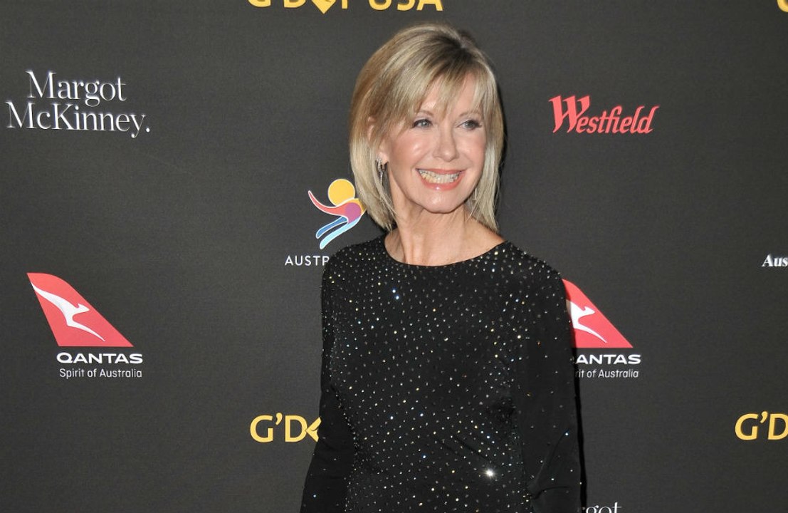 Olivia Newton-John beats lockdown boredom