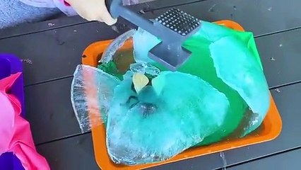 Giant Ice Balloons Melting Animals Easy DIY Science Experiments for kids!!!