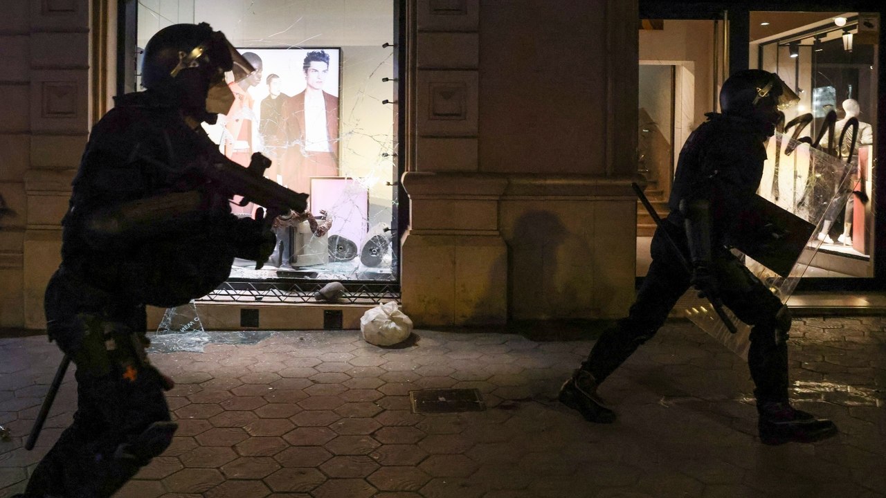 Peaceful Barcelona rally for jailed rapper devolves into clashes