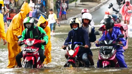 CAKARTA - Endonezya'da şiddetli yağışlar sele neden oldu
