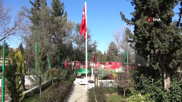 15 Temmuz şehidi ikiz polislerin mezarlarına alçak saldırı
