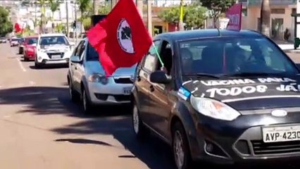 Sem vacina, professores e população fazem manifestação contra o retorno às aulas
