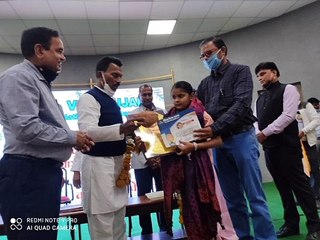 संक्रमण में जागरूकता कार्य के लिए अनन्या का सम्मान
