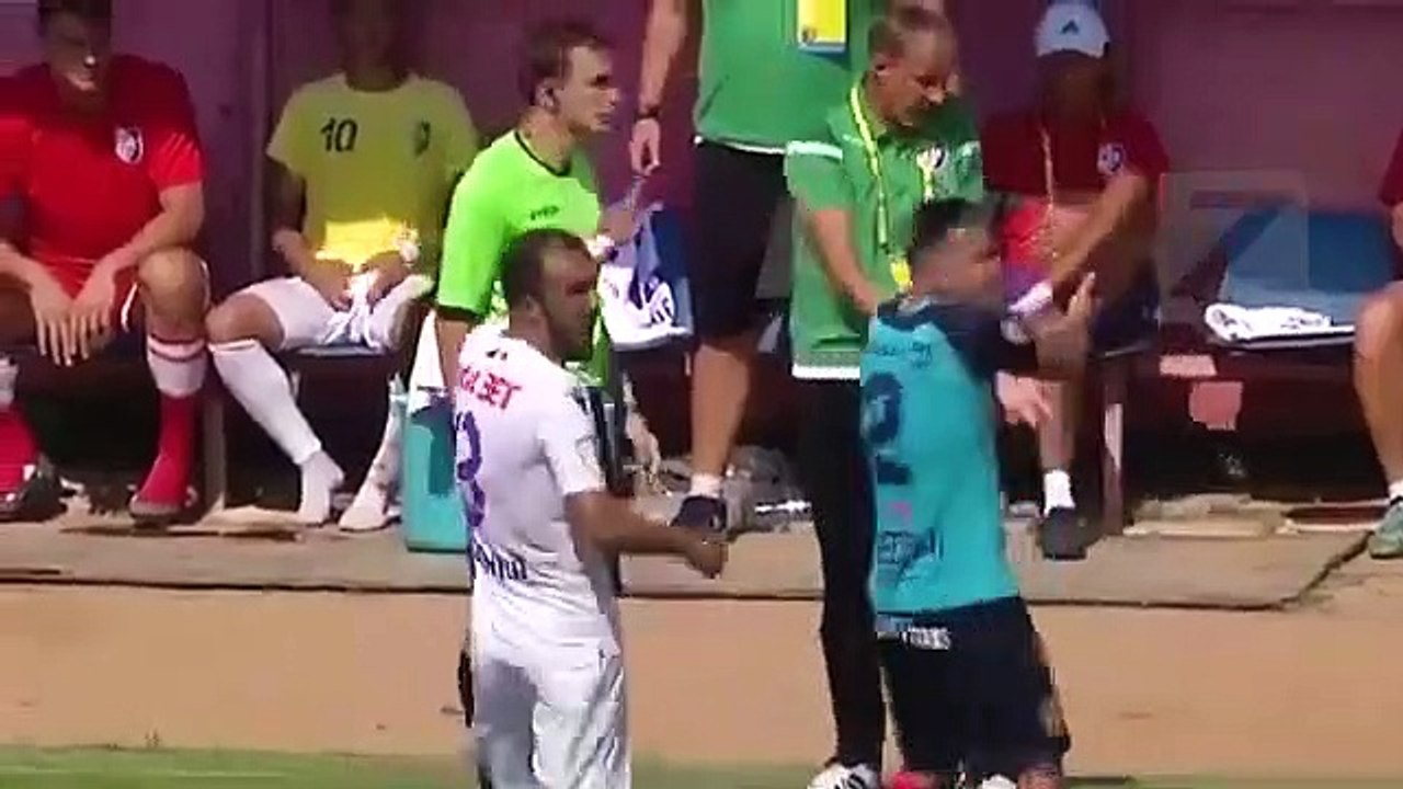 - Most unsuall and funniest moments in football history_360p