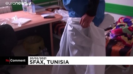 Dr. Mohamed Salah Siala spielt Geige für seine Patienten