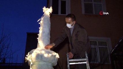 İstanbul İçin Kar Duası Kabul Olunca Kardan Minare Yapıp Ezan Okuttu