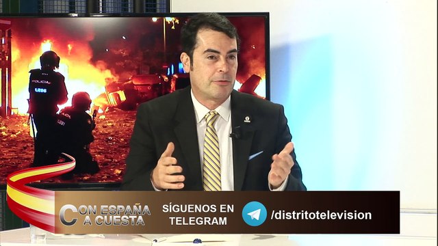 JESÚS ÁNGEL ROJO: SALVAJES MEDIOS DE COMUNICACIÓN INTENTAN OCULTAR LA VERDAD ¡LANZABAN DE TODO A LOS POLICIAS!