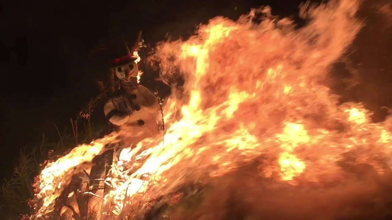 Le grand feu de Bouge à bien eu lieu ce dimanche des brandons.
