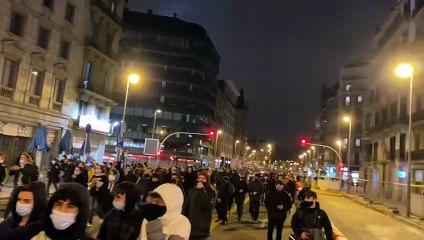 Els manifestants es dirigeixen cap a plaça Catalunya  Guillem Ramos