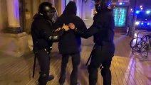Els Mossos efectuen algunes detencions a Plaça Catalunya / Guillem Ramos