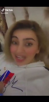 أميرة الناصر تفتح النار على الرجال بعد خلعها الحجاب