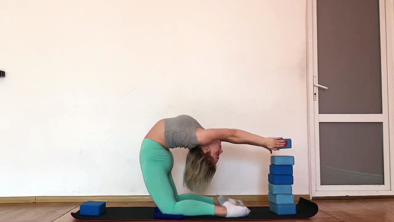 New Flexibility and Gymnastics Skills. STRETCH LEGS  Standing Split  Gymnastics  Contortion