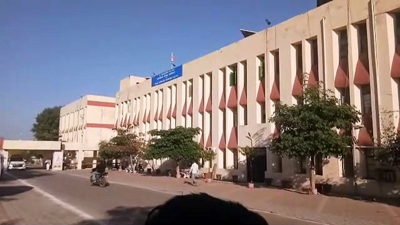 शुजालपुर क्षेत्र के ग्राम जेठड़ा की पहाड़ी पर ल...