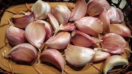 POLLO en salsa de VINO blanco fácil, TIERNO y muy jugoso
