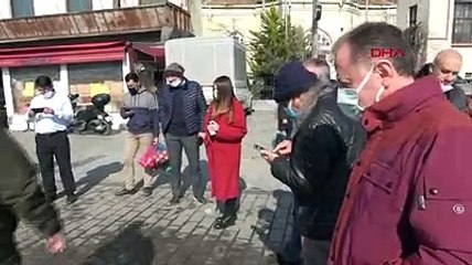 Beyoğlu'nda ölü yunus karaya vurdu