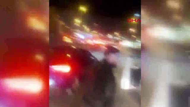 İETT otobüsünün önünü kesip şoföre tehdit yağdırdılar